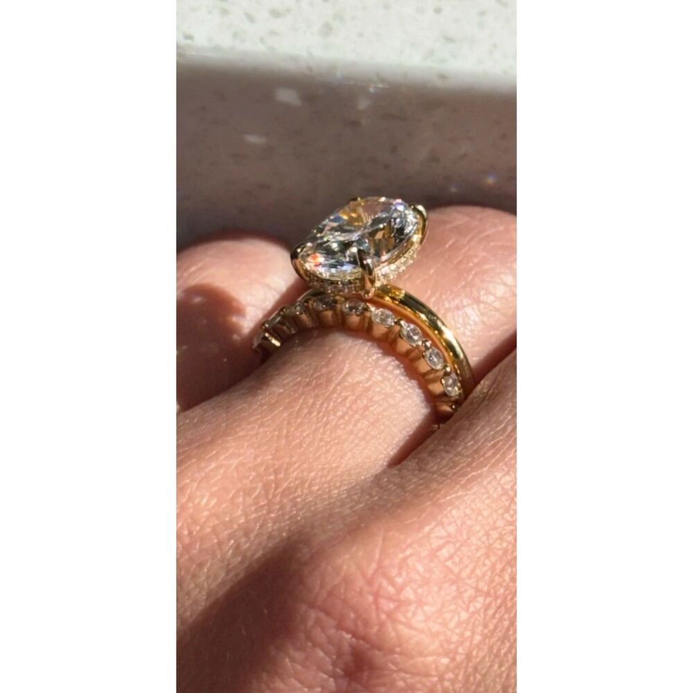 size 6 .. Moissanite solitaire 4.0Ct Oval Cut